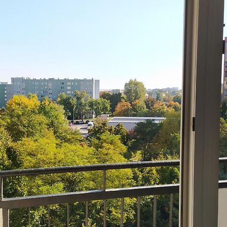 Uroczy Apartament Z Bezplatnych Parkingiem Varšava Exteriér fotografie